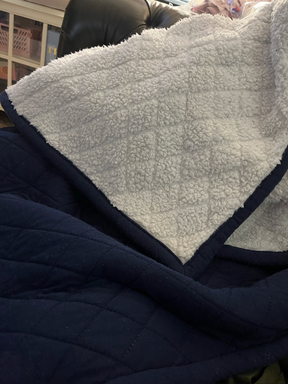 Room Essentials ~ Navy & Cream/ White Quilted Throw ~Blanket~ 51x71”